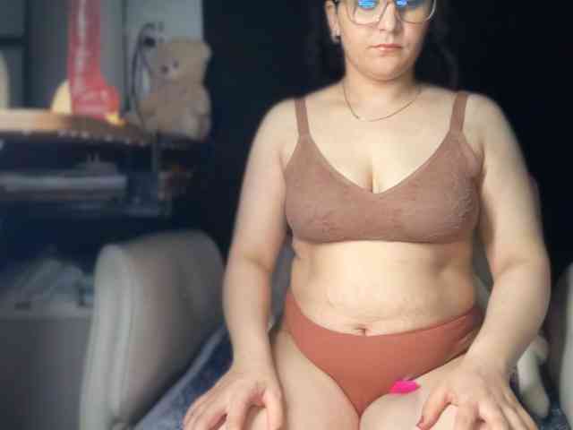 ema-love webcam