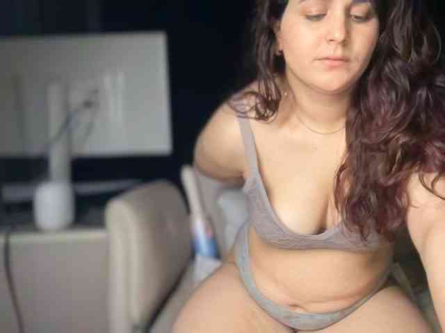 ema-love webcam