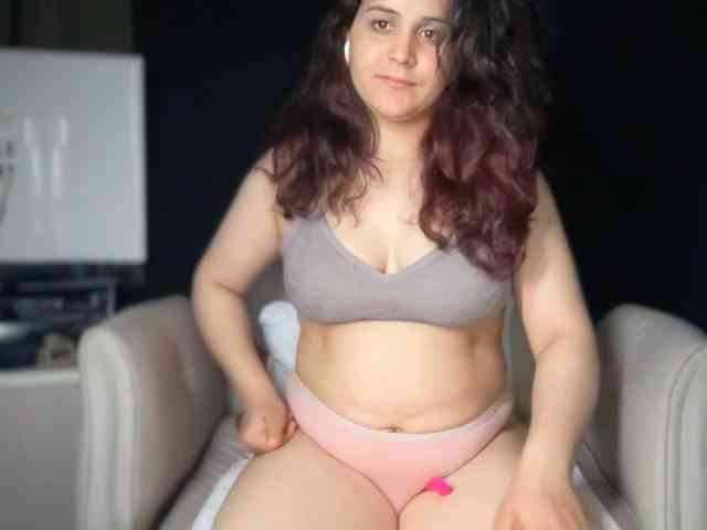 ema-love webcam