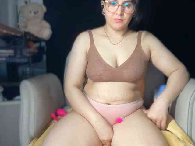 ema-love webcam