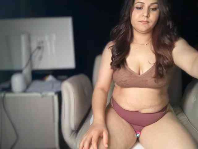 ema-love webcam