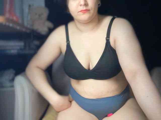 ema-love webcam