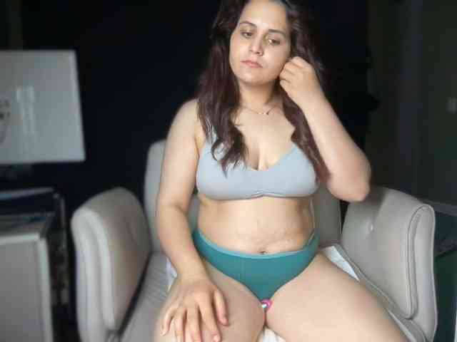 ema-love webcam