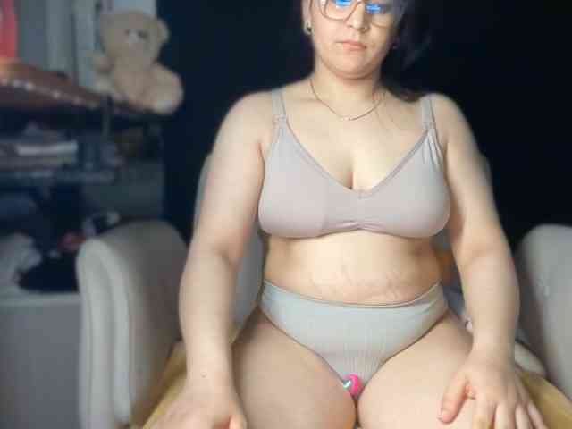 ema-love webcam