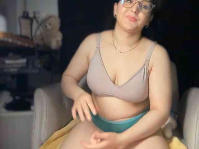 ema-love webcam