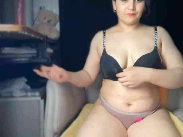 ema-love webcam