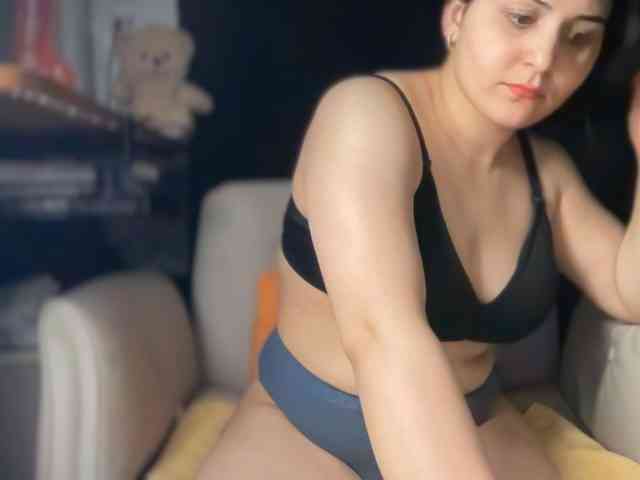 ema-love webcam