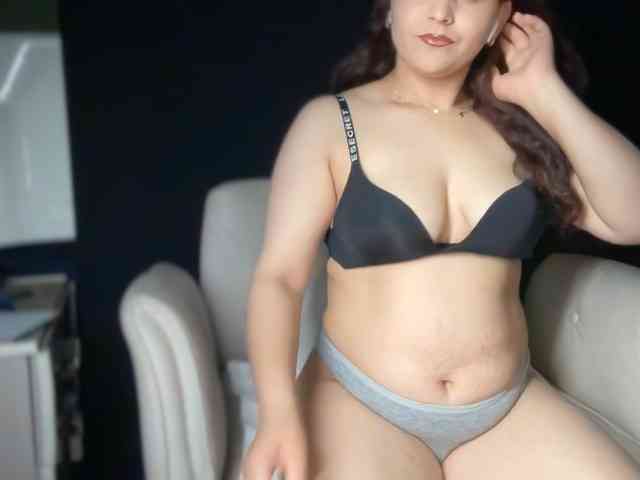 ema-love webcam