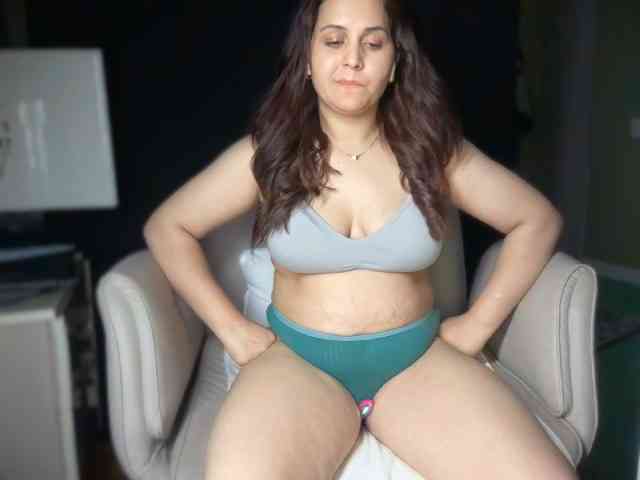 ema-love webcam