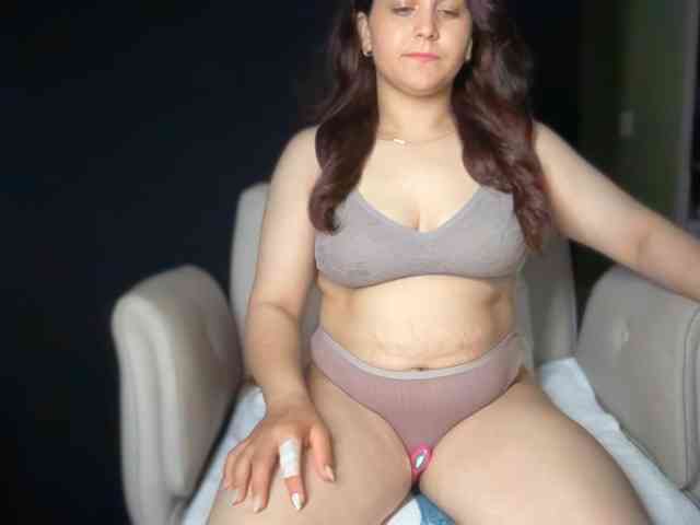 ema-love webcam