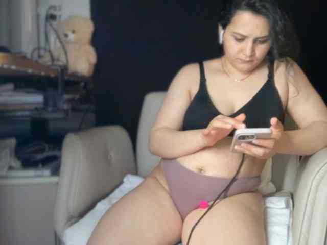 ema-love webcam