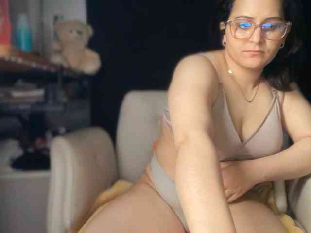 ema-love webcam