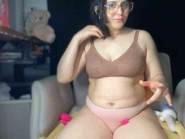ema-love webcam