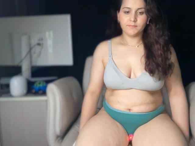ema-love webcam