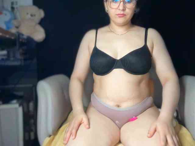 ema-love webcam