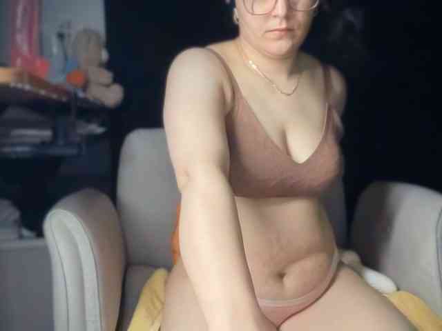 ema-love webcam