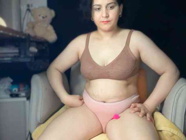 ema-love webcam