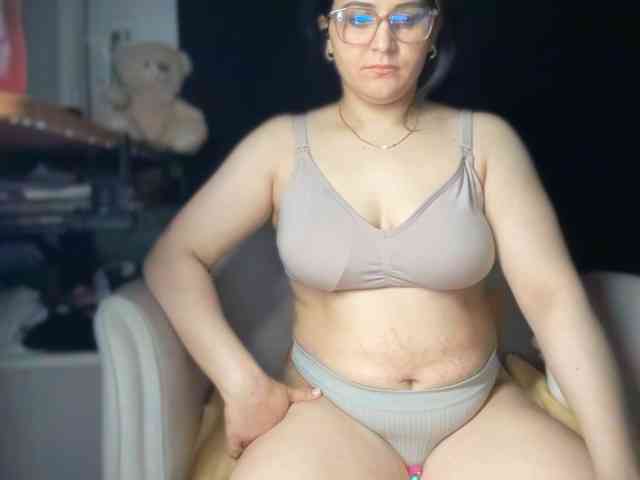 ema-love webcam