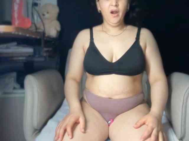 ema-love webcam