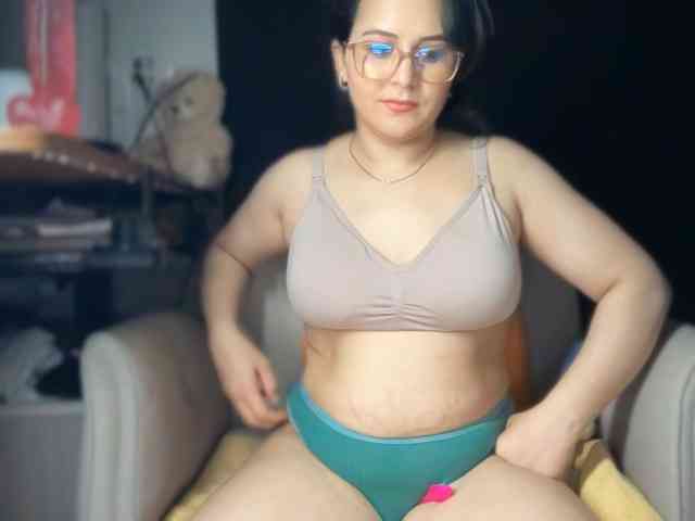 ema-love webcam
