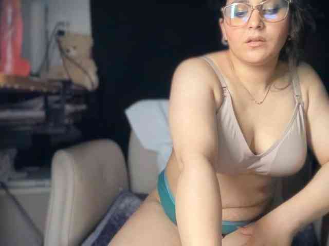 ema-love webcam