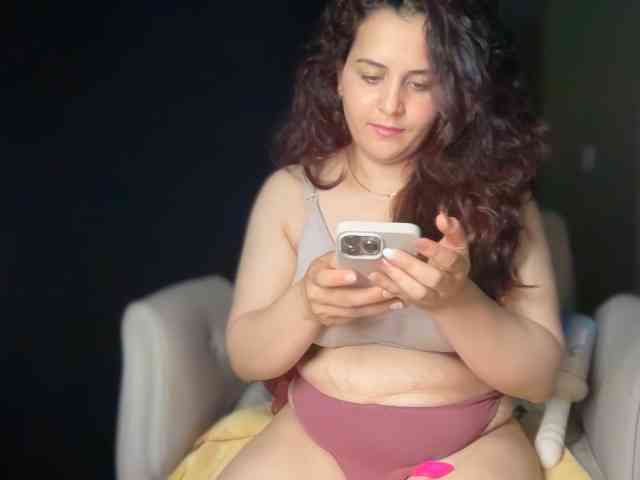 ema-love webcam