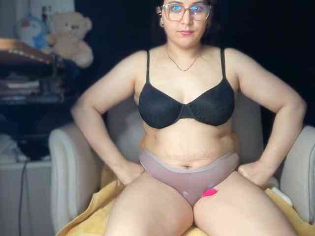 ema-love webcam