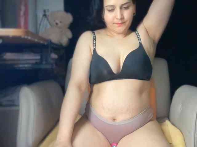 ema-love webcam