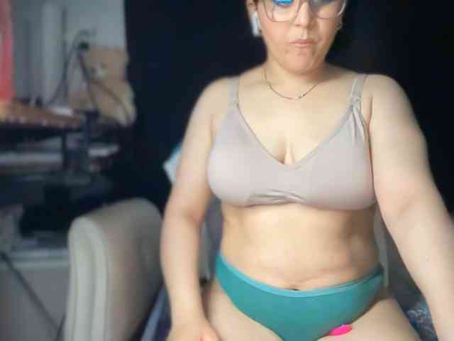 ema-love webcam
