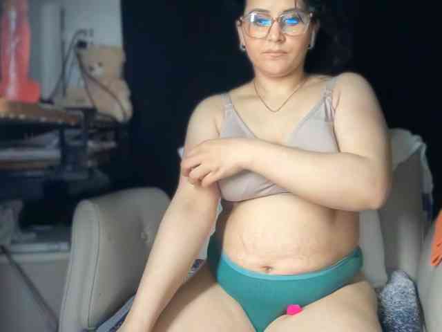 ema-love webcam