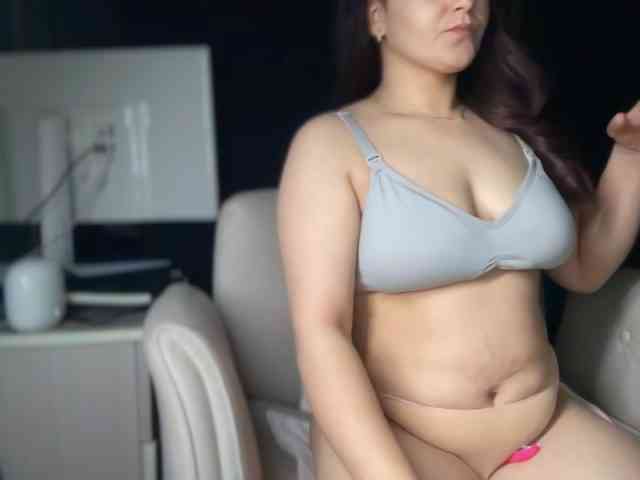 ema-love webcam