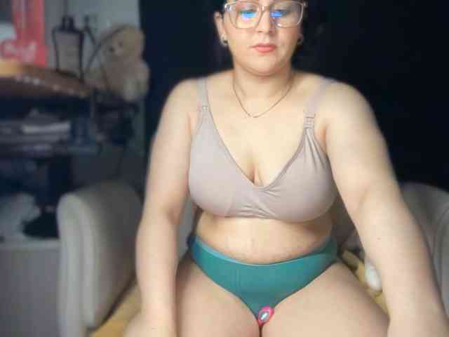 ema-love webcam