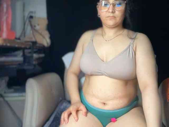 ema-love webcam