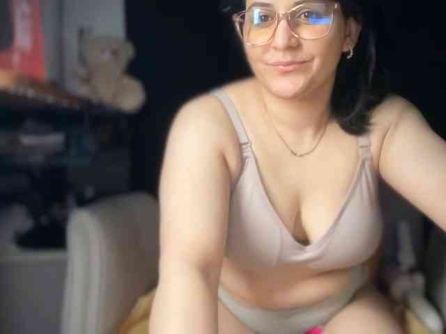 ema-love webcam