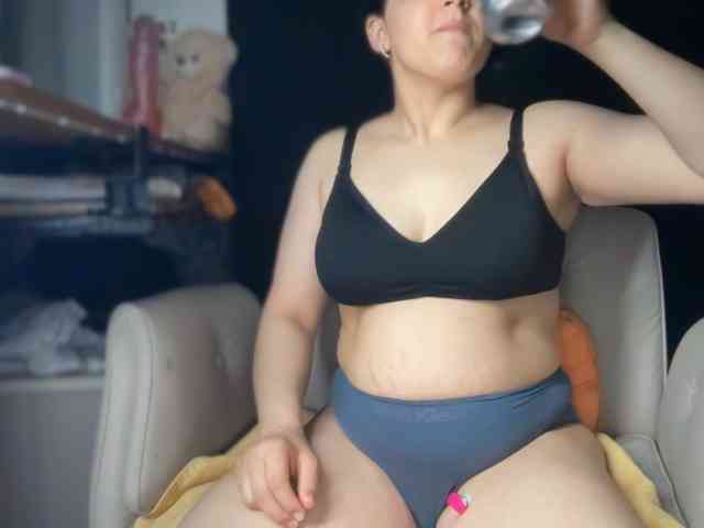 ema-love webcam