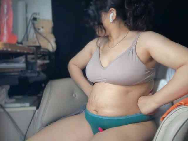 ema-love webcam