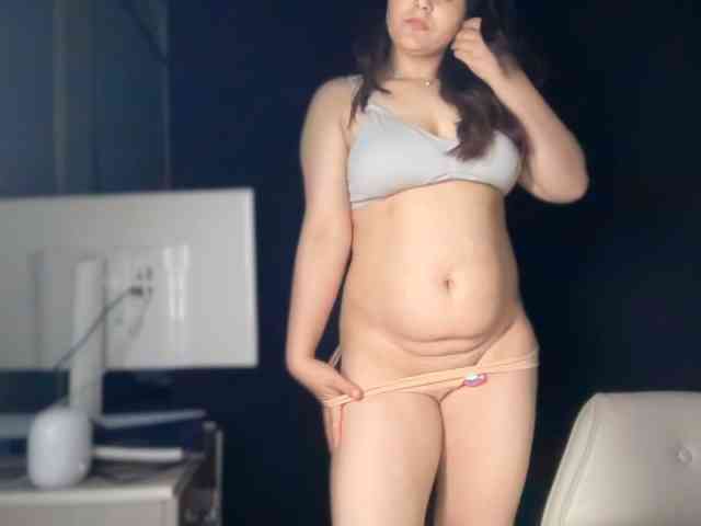 ema-love webcam