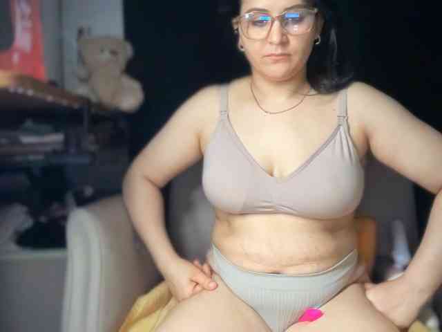 ema-love webcam
