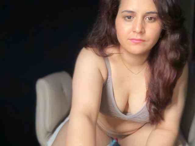 ema-love webcam