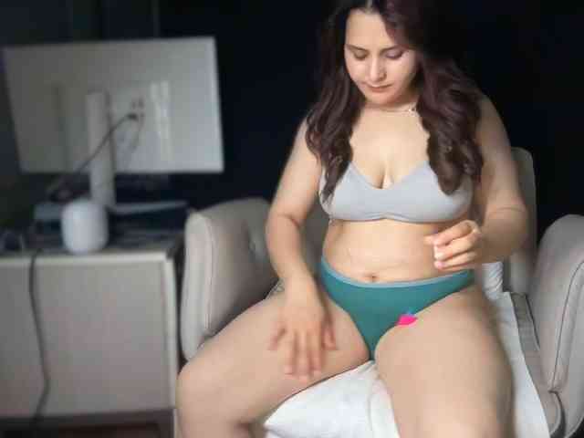 ema-love webcam