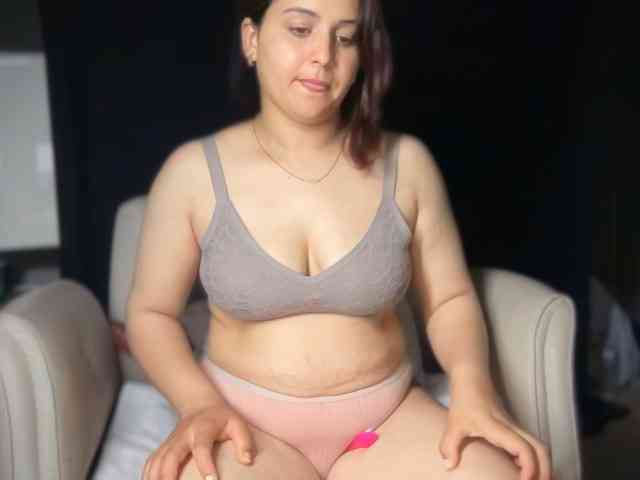 ema-love webcam