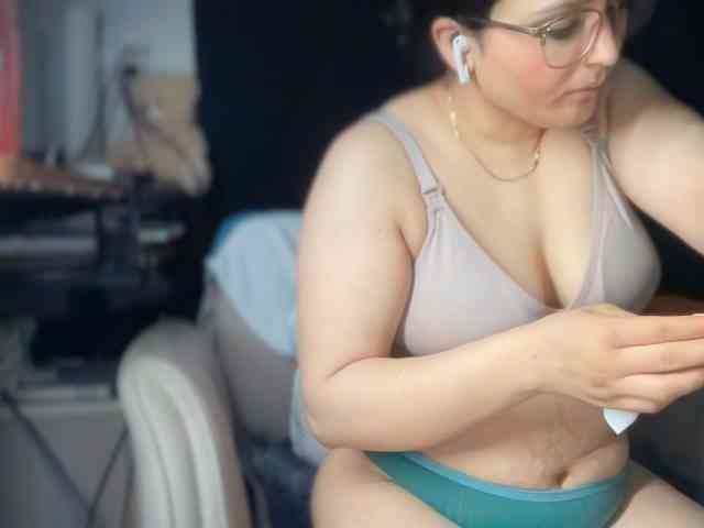 ema-love webcam