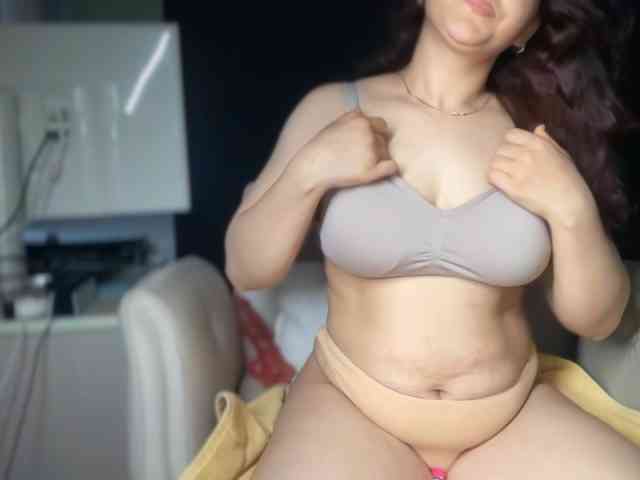 ema-love webcam