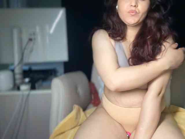 ema-love webcam