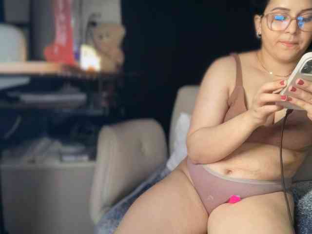 ema-love webcam