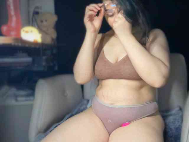 ema-love webcam
