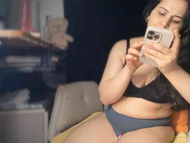 ema-love webcam
