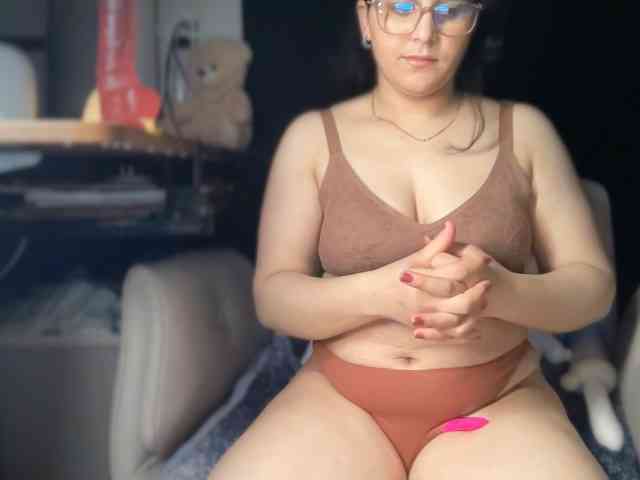 ema-love webcam