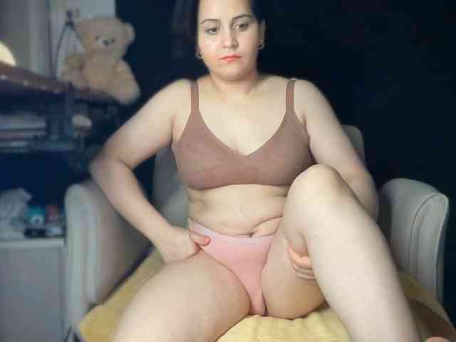 ema-love webcam