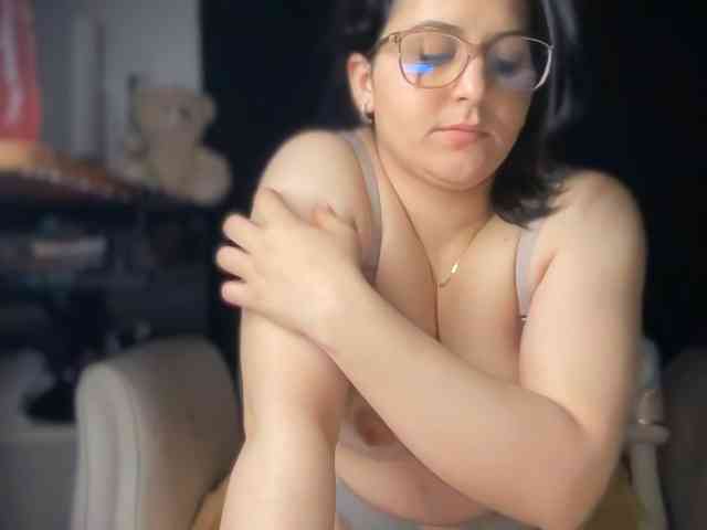 ema-love webcam